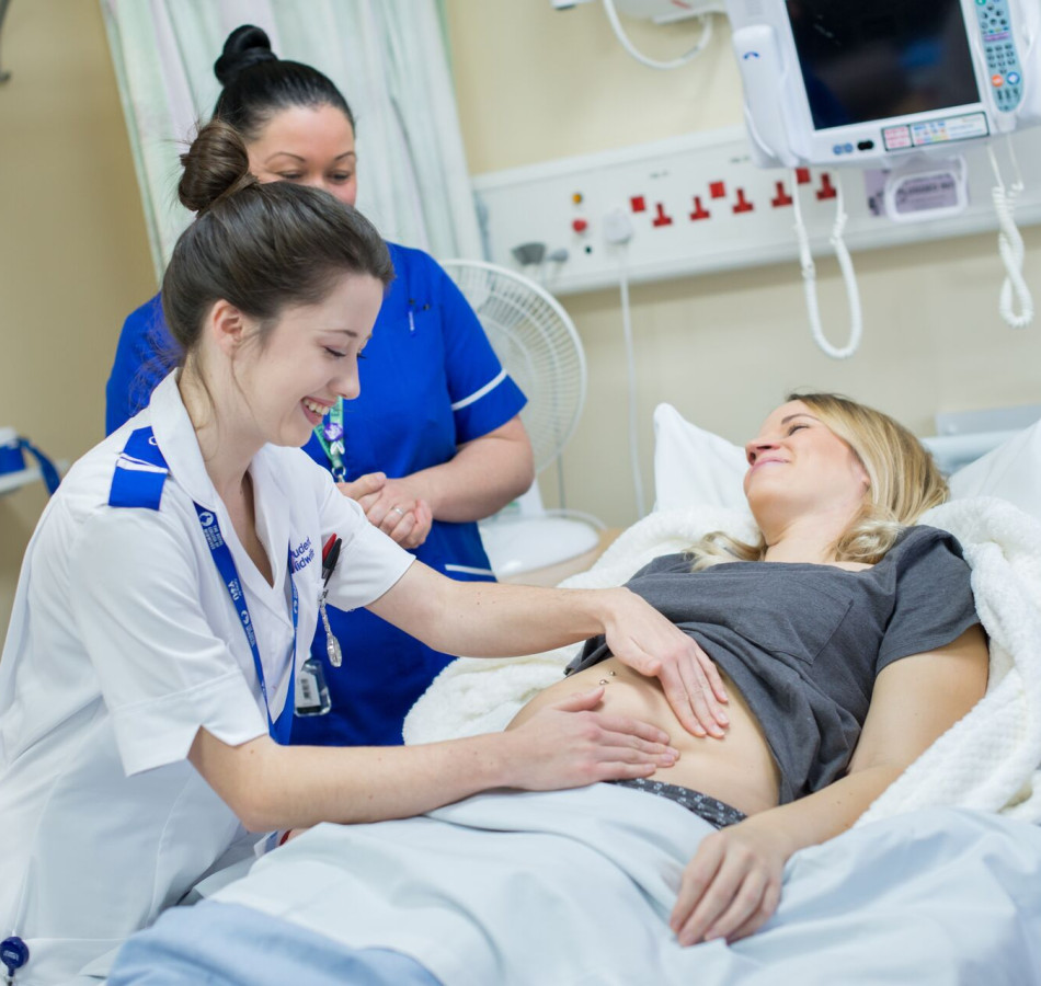 Web Full Screen-Jess May Student Midwife at Hull Women and Childrens Hospital UNI-0737